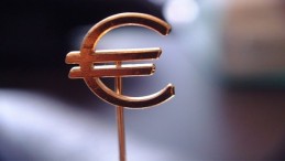Euro Bölgesi büyüme beklentisinde sert düşüş