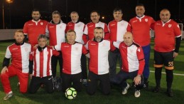 MUSTAFA DEMİR EFSANELERLE TOP KOŞTURDU