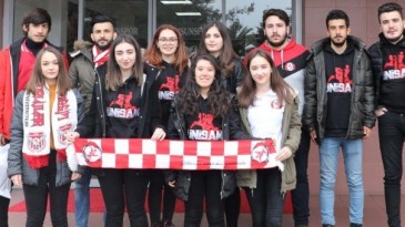 Üniversiteli Samsunsporlular Samsunspor’u ziyaret etti.