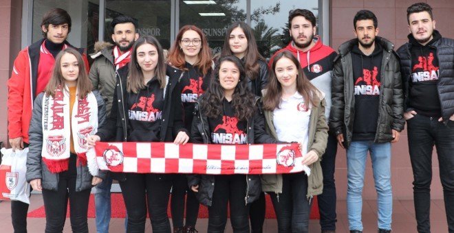 Üniversiteli Samsunsporlular Samsunspor’u ziyaret etti.