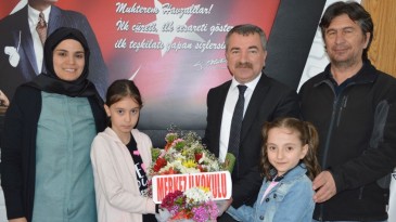 Başkan Özdemir minik öğrenciler ile buluştu