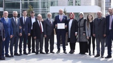 Hasan Togar Mazbatasını aldı