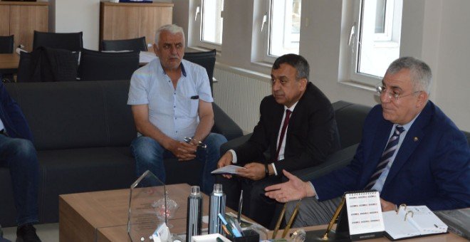 Zeki Kıvanç Havza Ticaret Odasını ziyaret etti