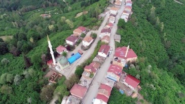 Bir dakika arayla iftar açıyorlar!