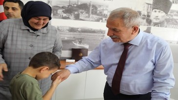 Başkan Demirtaş çocukları sevindirdi!