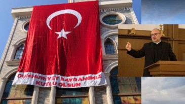 Samsun Protestan Kilisesi, Cumhuriyetin 96. yıl dönümünü Türk Bayrağı asarak kutladı