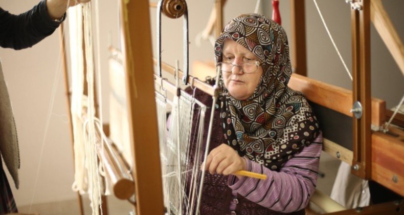 Atakumlu kadınlardan sergi