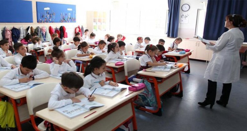 Ortaokul ve lise öğrencileri için ders zili yarın çalıyor