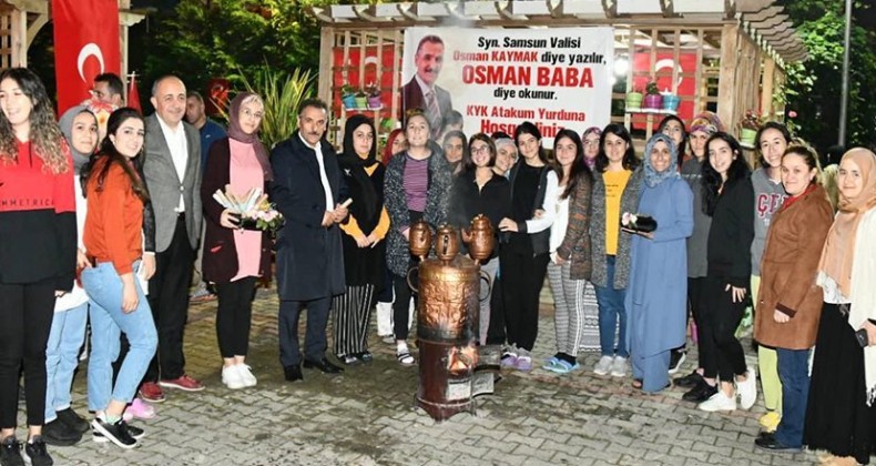 Vali Kaymak, KYK Öğrencilerinin kandil programına katıldı