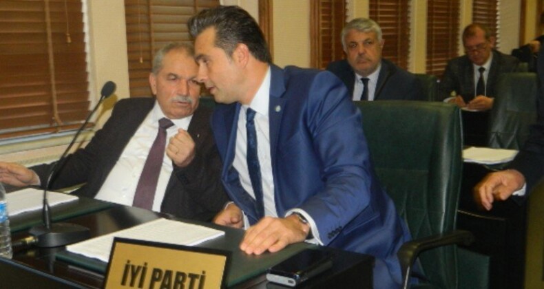 CHP ve İYİ Parti toplantıyı terk etti
