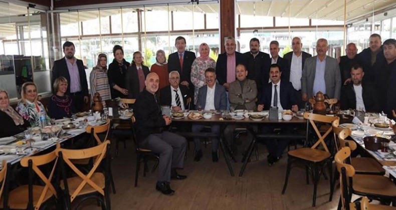 Başkan Deveci, SAMKON Yönetimi ile kahvaltıda buluştu