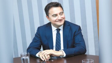 Samsunlu eski bakan Babacan’ın partisine katılıyor!