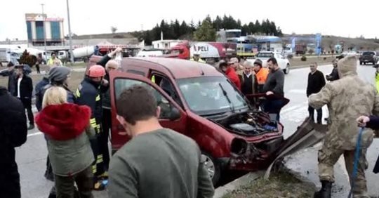 Havza’da Otomobil ile hafif ticari araç çarpıştı: 1 ölü, 7 yaralı