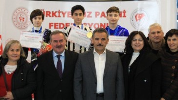 Artistik Buz Pateninde şampiyonlar belli oldu!