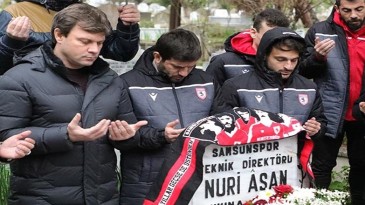 Futbol şehitleri için dua ettiler!