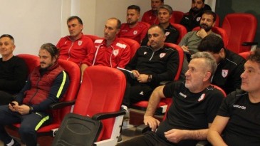 Samsunspor altyapı hocaları İngilizce öğreniyor!