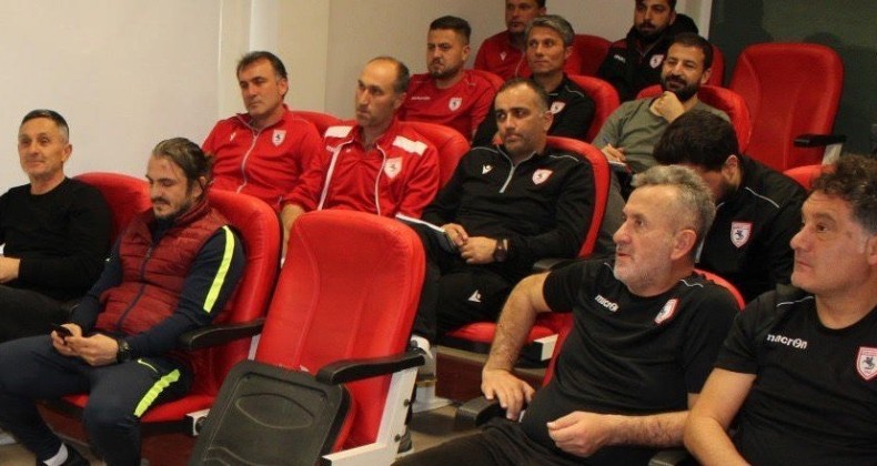 Samsunspor altyapı hocaları İngilizce öğreniyor!