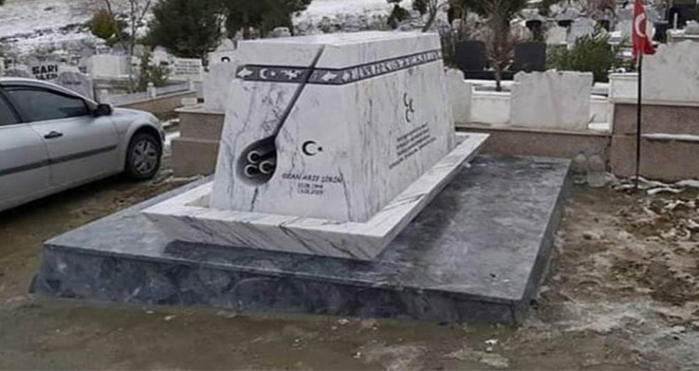 Özan Arif’in anıt mezarı tamamlandı!