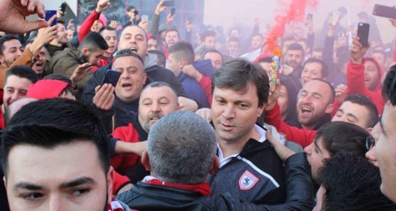 Şampiyon’a coşkulu karşılama!