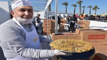 Eğe’de Karadeniz rüzgarı: 10 ton hamsi tüketildi