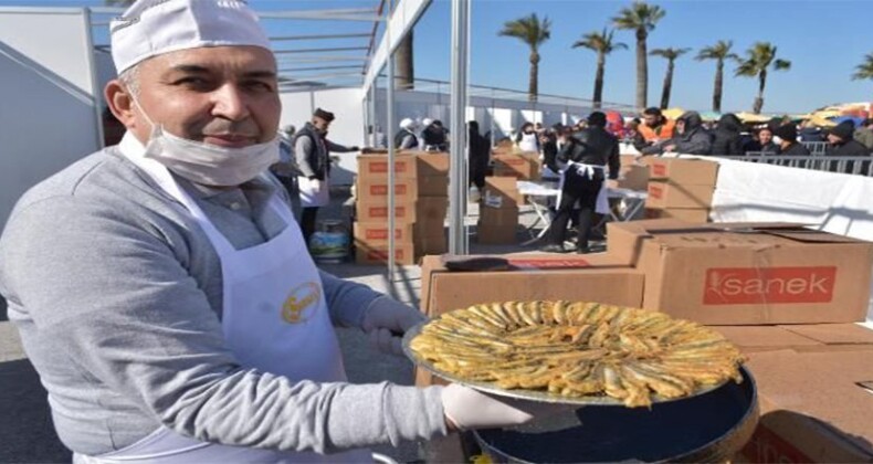 Eğe’de Karadeniz rüzgarı: 10 ton hamsi tüketildi