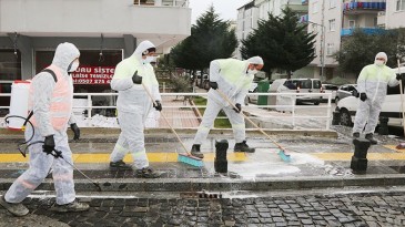 Atakum’un hijyen timi cadde, park ve camilerde