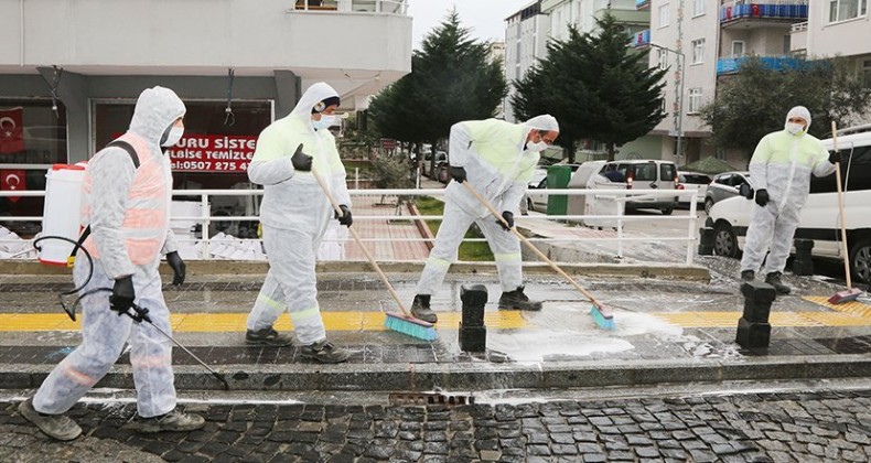 Atakum’un hijyen timi cadde, park ve camilerde