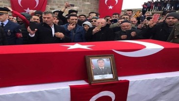 Şehit cenazesinde sosyal medya derdine düştüler