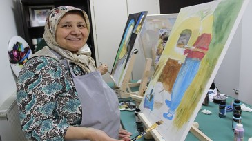 65 Yaşında eline ilk defa fırça aldı!