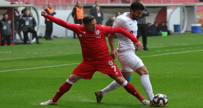 Şampiyonluk yolunda emin adımlarla 2-1