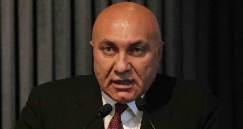 Başkan Yıldırım:”Tanju Çolak, Samsunspor’un işlerine karışma!”