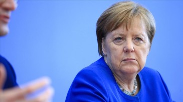 Merkel’in test sonucu belli oldu?