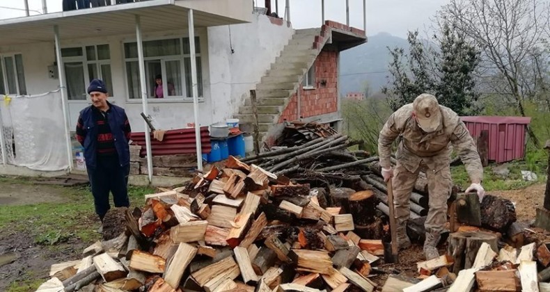 Dualar Mehmetçiğe