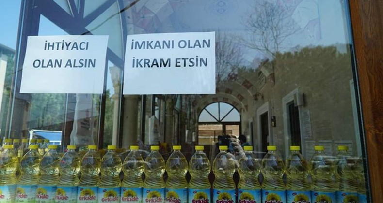 Helal olsun…Camiyi hayır çarşına çevirdi