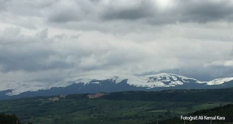 Akdağ’a yılın son karı yağdı