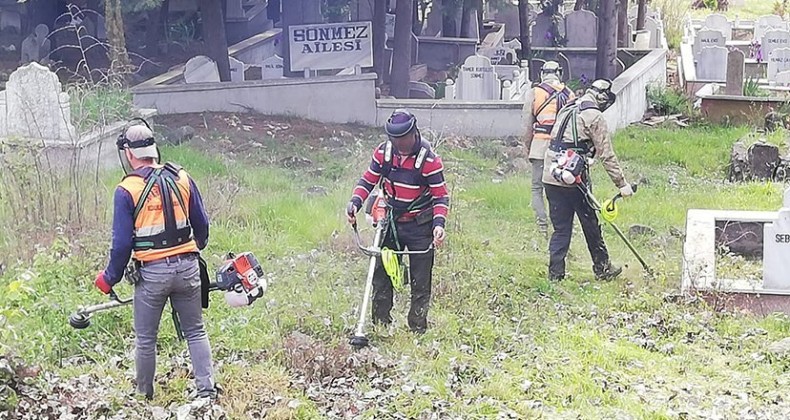 Mezarlıklarda ‘Bayram’ temizliği