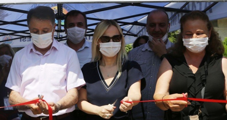 Kadın el emeği pazarı açıldı