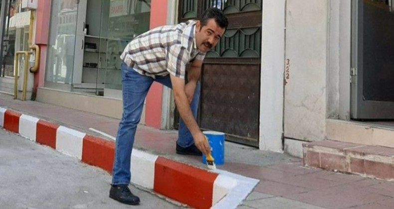 Esnaf olaya el koydu…Caddeler Kırmızı – beyaz!