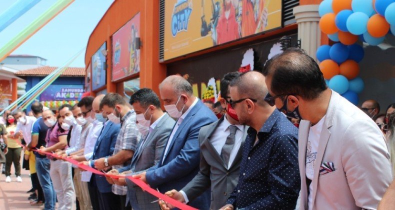 Zamunda Eğlence Krallığı açıldı