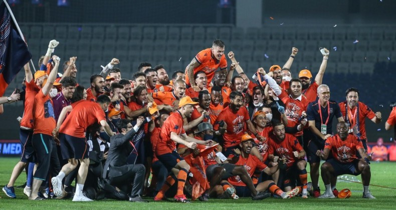 Şampiyon Başakşehir kasasını doldurdu