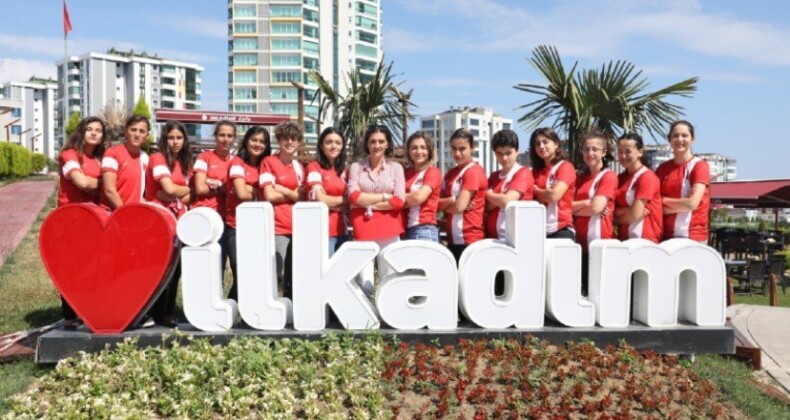 BAŞKAN DEMİRTAŞ ŞAMPİYONLARLA BİR ARAYA GELDİ