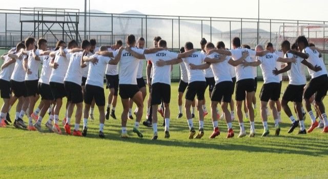 Altay 16 futbolcu transfer yaptı!