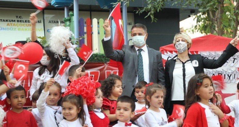 AtaÇocuklu minikler Cumhuriyet Bayramı’nı Başkan Deveci ile kutladı