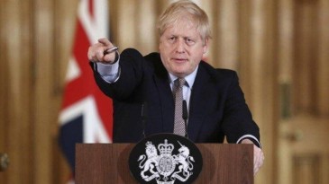 Johnson: Yeni virüs yüzde 70 daha hızlı yayılıyor!