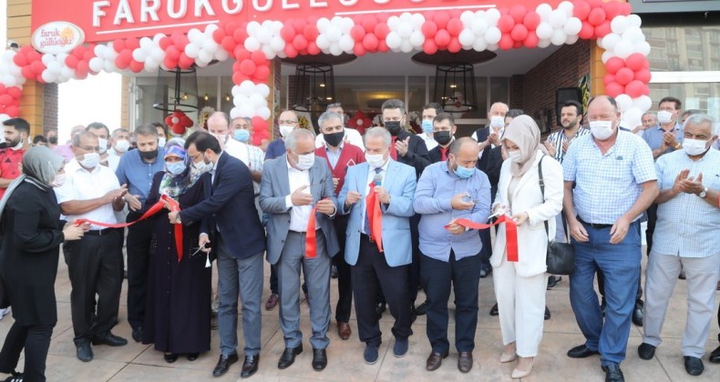 FARUK GÜLLÜOĞLU BAKLAVA HİZMETE GİRDİ