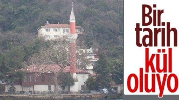 350 Yıllık Vaniköy Camii yandı