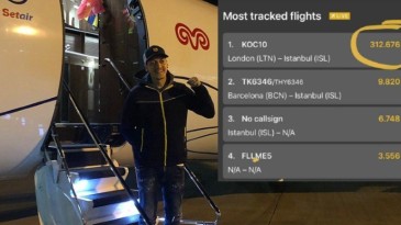 Mesut Özil’in uçağını yüzbinler takip etmiş!