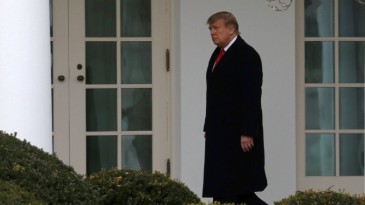 Trump, vuruşarak gitme kararı aldı!