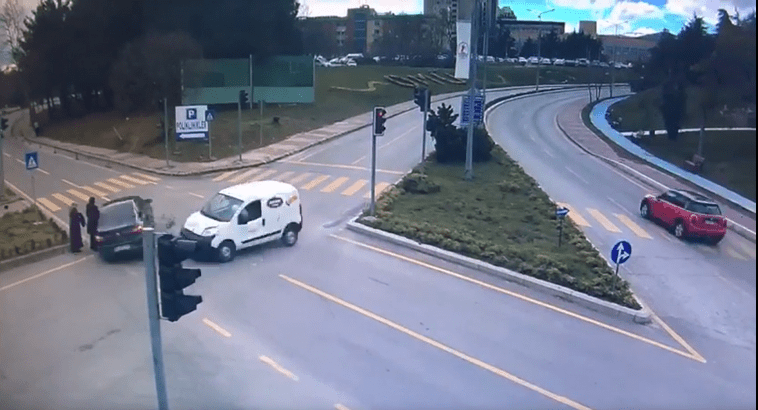 Samsun’da Üniversite İçinde Feci Kaza! Genç Kız Hayatını Kaybetti