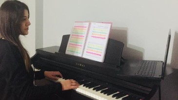 MESLEK LİSESİ ÖĞRENCİLERİ SANATLA BULUŞUYOR